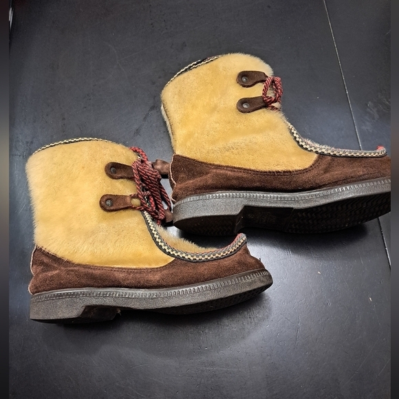 Vintage Rare Find Genuine Reindeer Fur Boots  Size 5 (34) - Picture 5 of 12